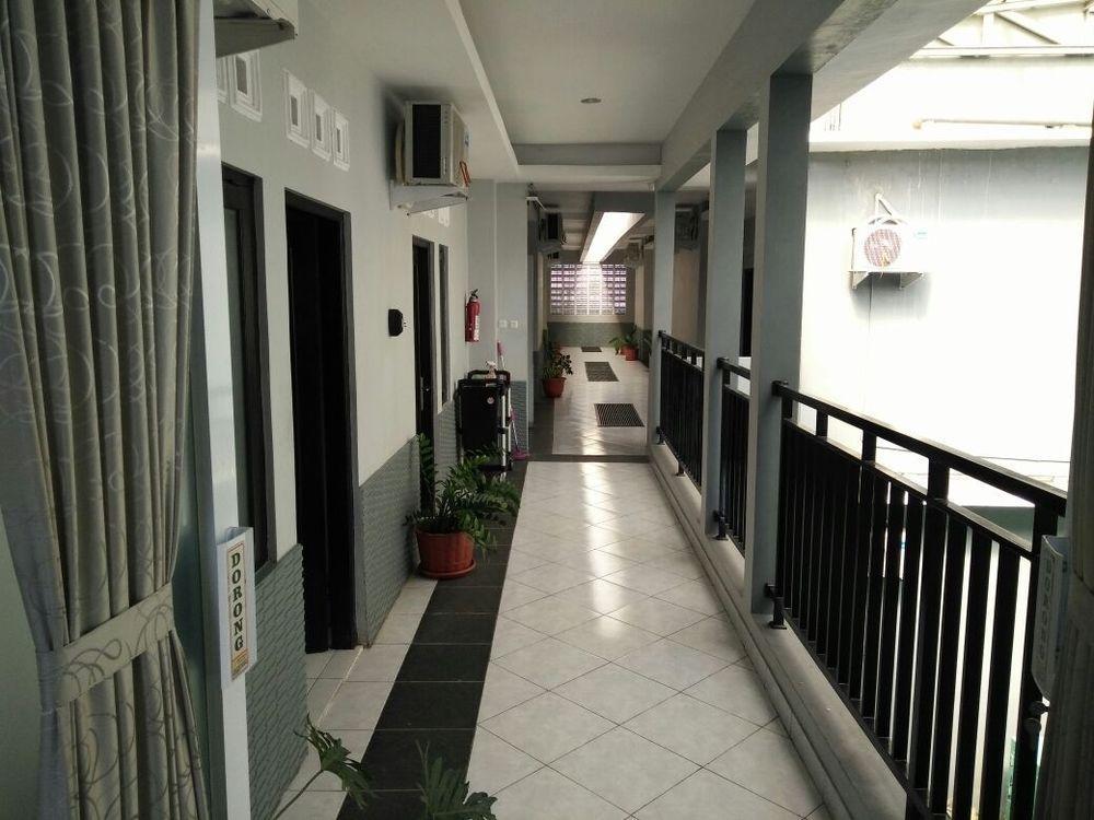 Reddoorz Plus @ Hotel Star 88 Tugu Ngoại thất bức ảnh