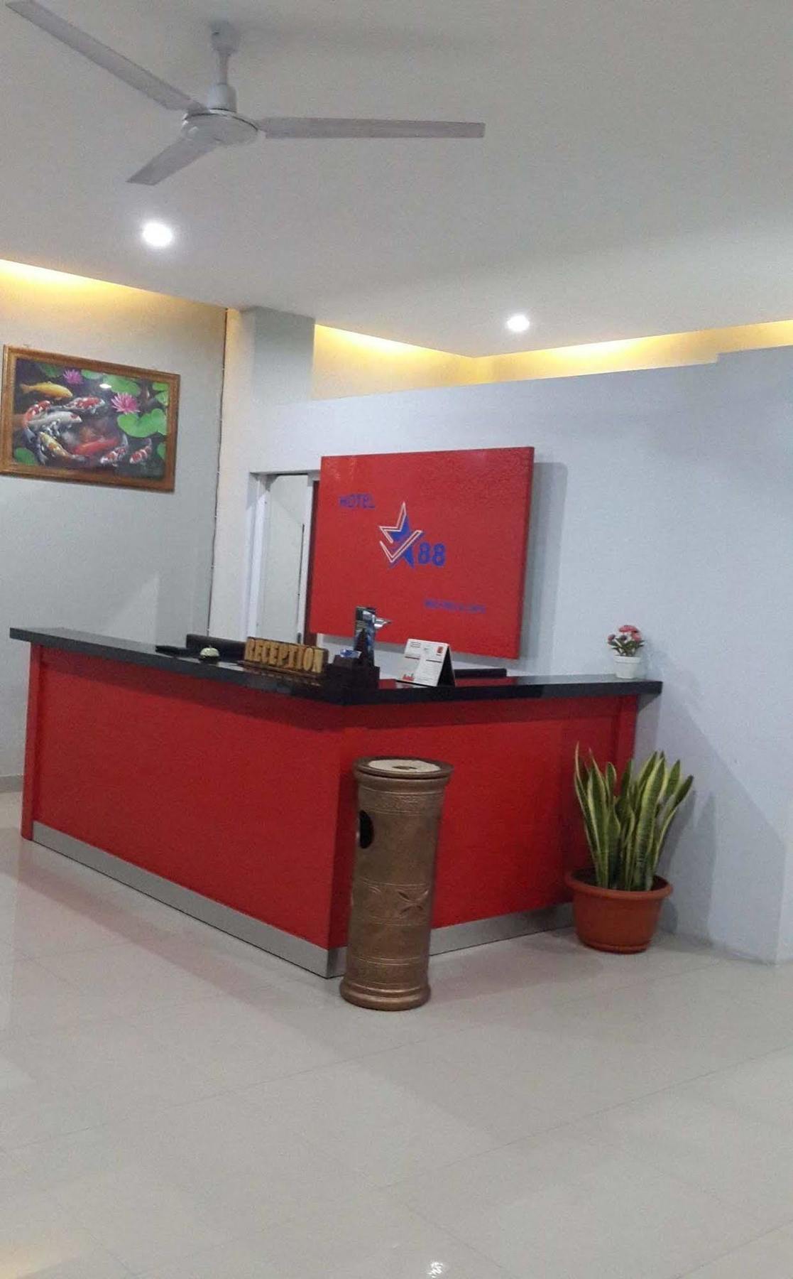 Reddoorz Plus @ Hotel Star 88 Tugu Ngoại thất bức ảnh