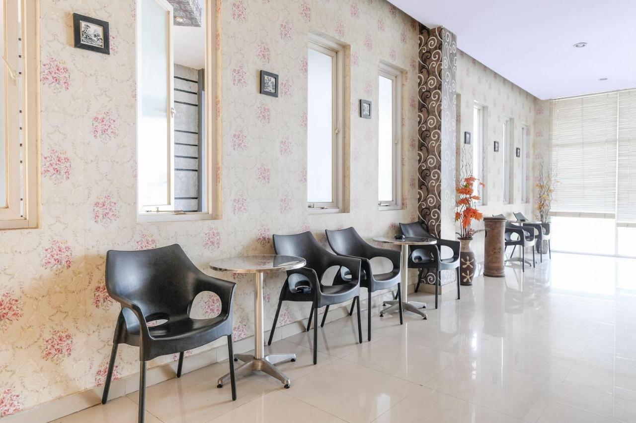 Reddoorz Plus @ Hotel Star 88 Tugu Ngoại thất bức ảnh