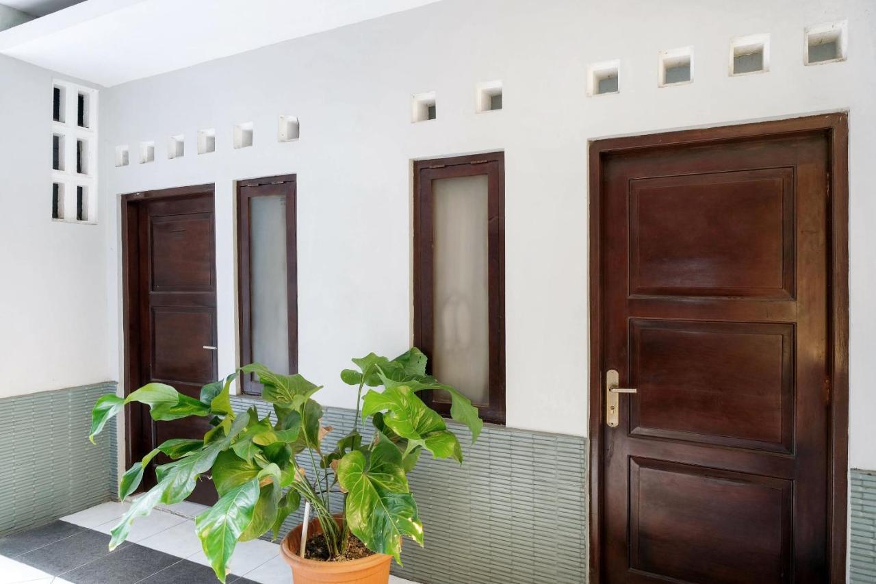 Reddoorz Plus @ Hotel Star 88 Tugu Ngoại thất bức ảnh